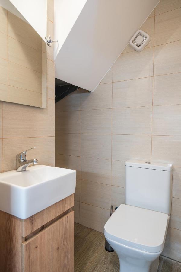 Sunny Penthouse W/ Acropolis View Next To Metro Apartment เอเธนส์ ภายนอก รูปภาพ